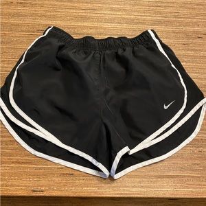 Nike Women’s Tempo Running Shorts, size M, black/white